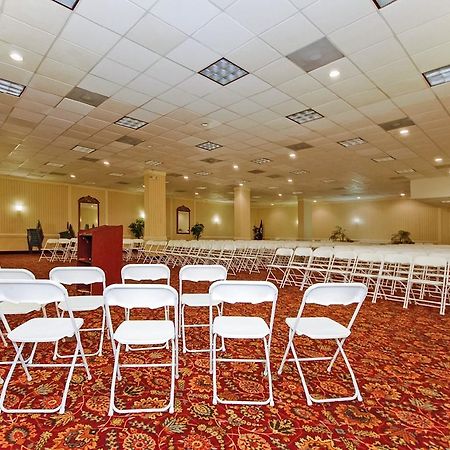 Quality Inn And Suites Conference Center ريتشموند المظهر الخارجي الصورة