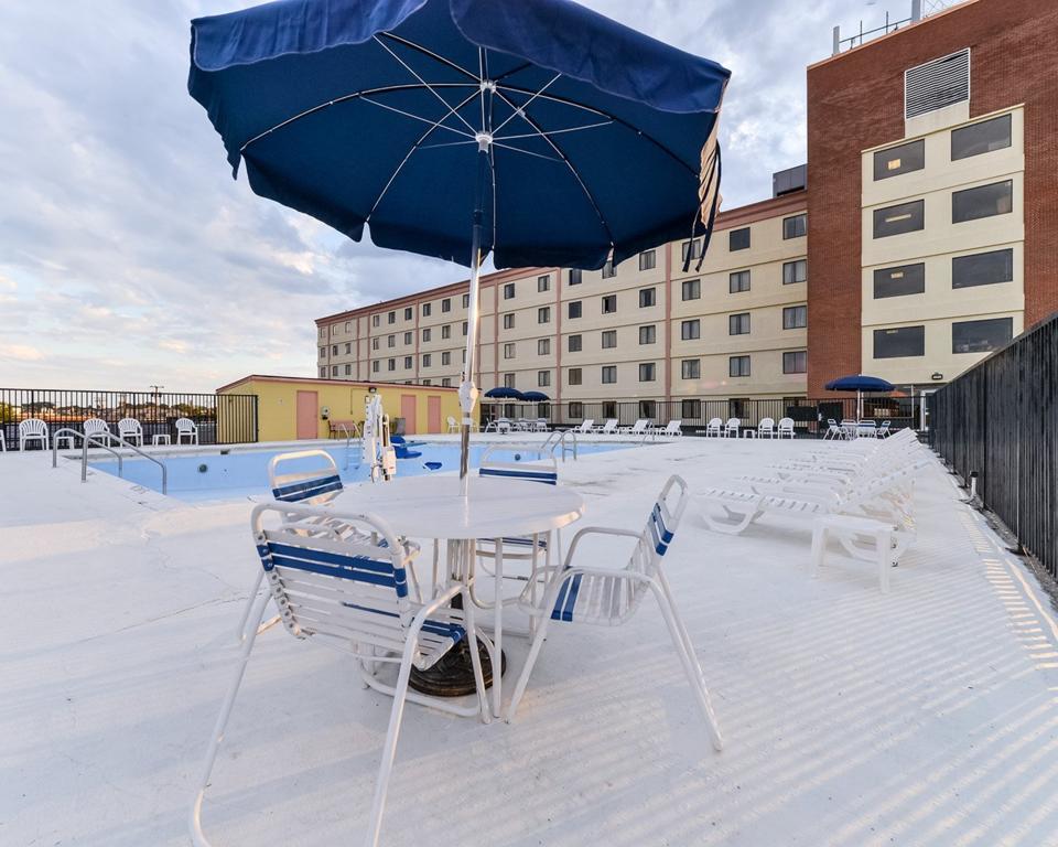 Quality Inn And Suites Conference Center ريتشموند المظهر الخارجي الصورة